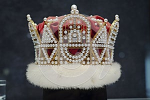 Pearl crown photo