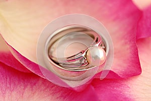 Pearl ring