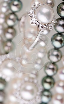 Pearls and brilliants