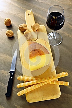 Pecorino toscano, typical italian cheese photo