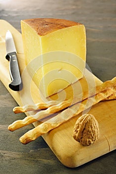 Pecorino toscano, typical italian cheese photo