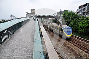 Pedestrian bridge