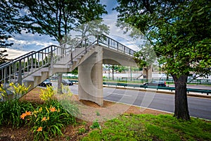 Pedestrian bridge over Storrow Drive, at Boston University, in B