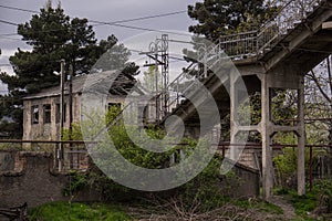 Pedestrian stairs and platform to train station