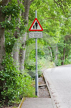 Pedestrian walkway, no footway sign