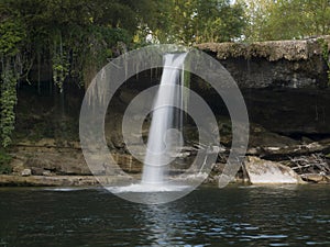 Pedrosa de Tobalina Waterfall photo