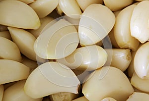 Peeled garlic