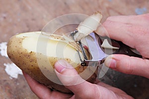 Peeling potato