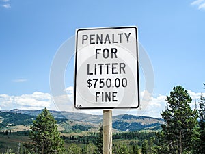 Penalty for littering sign