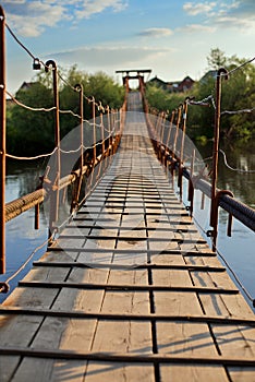 Pendant bridge