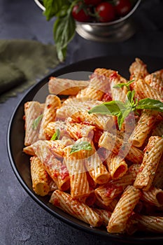 Penne pasta with tomato sauce, Penne arabiata