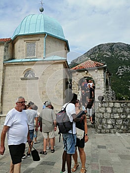 Peopl in the old Church