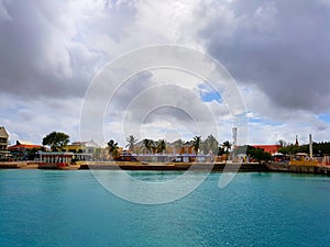 People enjoy the cruise ship monarch travelling to aruba, bonaire, curacao, panama and cartagena