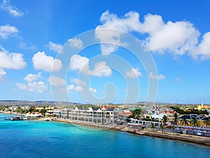 People enjoy the cruise ship monarch travelling to aruba, bonaire, curacao, panama and cartagena