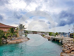 People enjoy the cruise ship monarch travelling to aruba, bonaire, curacao, panama and cartagena photo