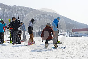 People enjoy ski at Niseko Annupuri Kokusai Ski Area at Niseko