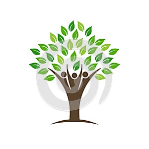 Grupo un árbol designación de la organización o institución hojas maleta a manos 