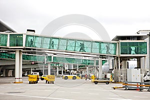 People leaving an airplain