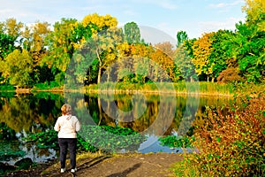 People look at nature-plants, rivers and lakes, birds