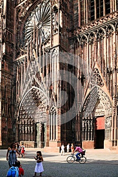 People near entrance to Strasbourg Cathedral