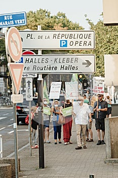 People protesting against air pollution