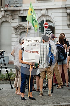 People protesting against air pollution