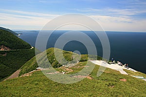 People on the Skyline Trail