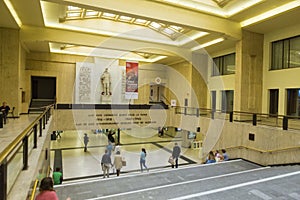 People transiting the Brussels main train station