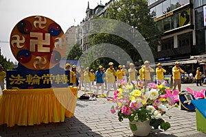 Peoples exercising on the occasion of World Falun Dafa Day