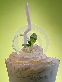 Peppermint shake float