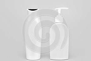 Perfect for packing your bath products. Shampoo and conditioner bottles. Cosmetic bottles