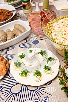 Perfect table with colorful table decorations for Easter