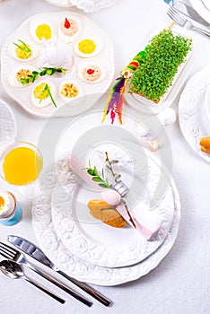 Perfect table with colorful table decorations for Easter