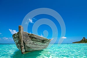 Perfetto tropicale isola Paradiso Spiaggia un vecchio una barca 