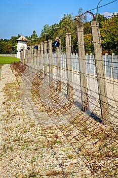 Perimeter fence