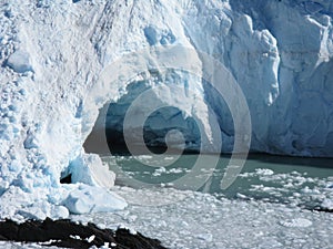 Perito moreno cave