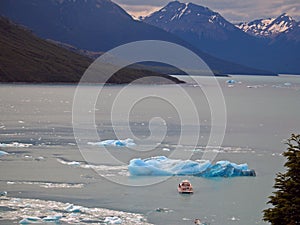 Perito Moreno Glaciar photo