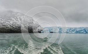 Perito moreno glacier calafate winter season vacations outdoors nature awe beauty landscape frozen lake snowy mountains