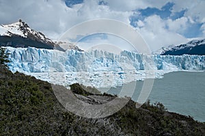 the perito moreno glacier in patagonia is one of the marveleus of argentina