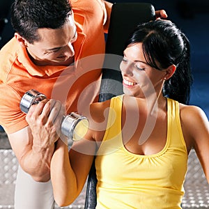 Personal Trainer in gym