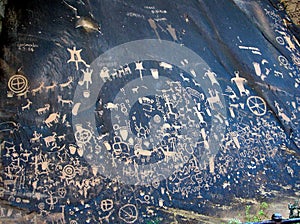 Pertoglyphs (rock carvings) at Newspaper Rock in Utah