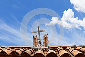 Peruvian roof ornaments folk