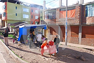 Peruvians prepare food