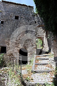 Pesche - Scala per il borgo fortificato