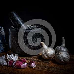 Pestle and mortar with garlic