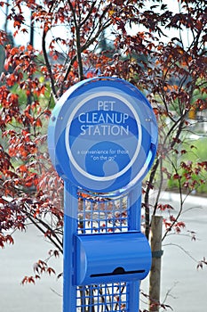 Pet cleanup station