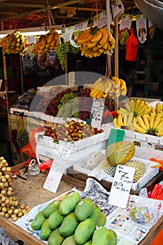 Petaling Street is a long market which specialises in counterfeit clothes, watches and shoes. Famous tourist attraction