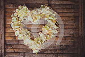 Petals flowers hart frame rustic wedding decoration