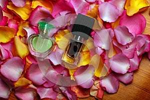 Petals roses glass perfume studio photo