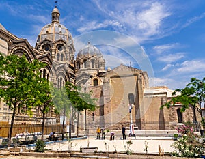 Petanque players near Major cathedral